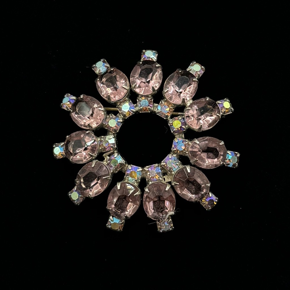 VINTAGE Crystal Wreath Brooch
